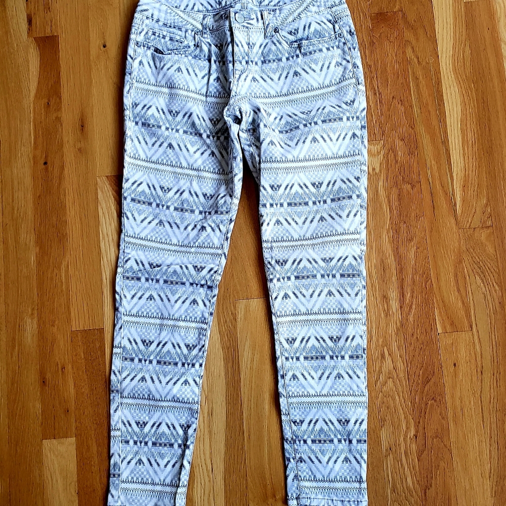 Aeropostale Lola high waisted jegging Size 6 Re…